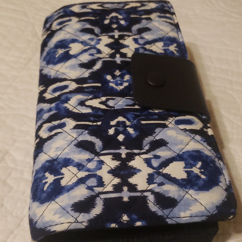 Vera Bradley Ikat Island Deluxe All In one Crossbody Wallet with Checkbook - Picture 7 of 8